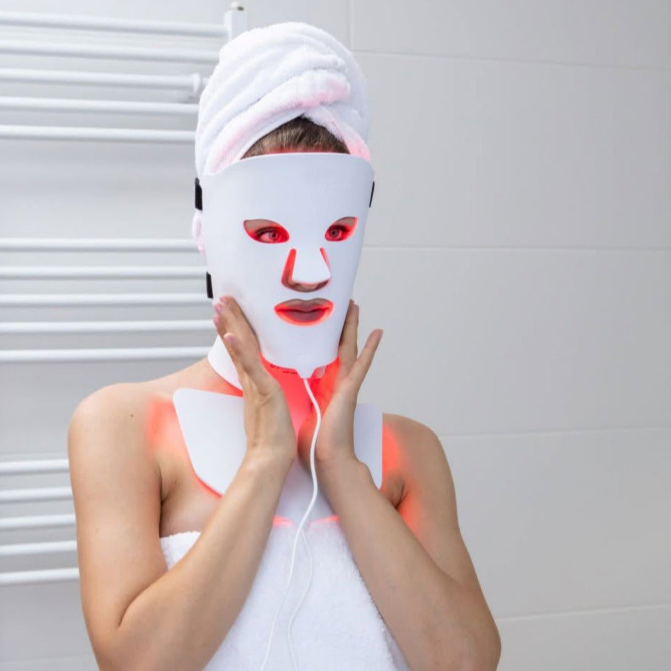 Maschera skin care per viso e collo con terapia della luce LED